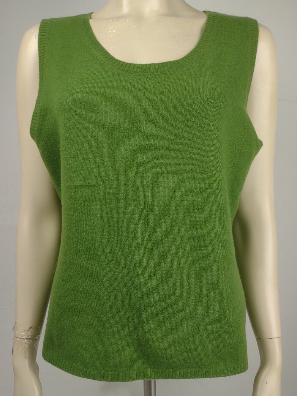 Bloomingdale's green 100% Cashmere sleeveless sweater vest Ladies XL X-Large